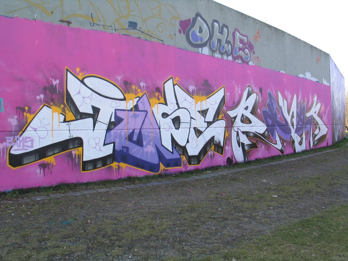 Graffiti Wall in Hamburg - Photo by doppeldee - juse781, bak(er), ewa (2015)
