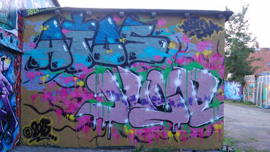 Graffiti Wall in Hamburg  - Photo by doppeldee - Atos, Juse781, nsf (2015)