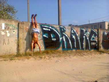 Graffiti Wall in Lazurne - Photo by drake - drake