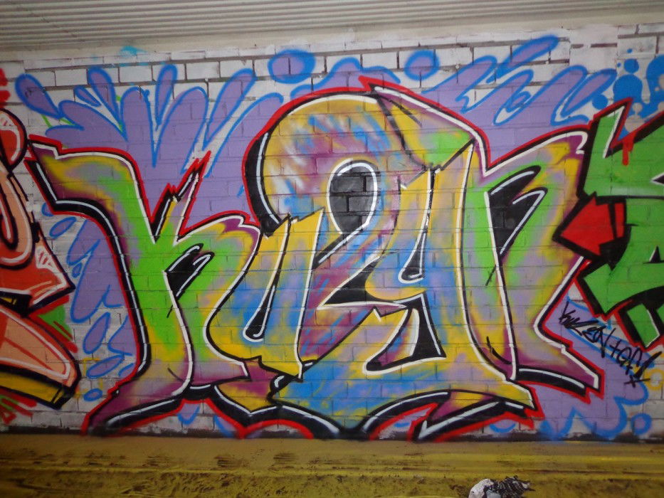 Graffiti Wall - Photo by dreadlooks - ........