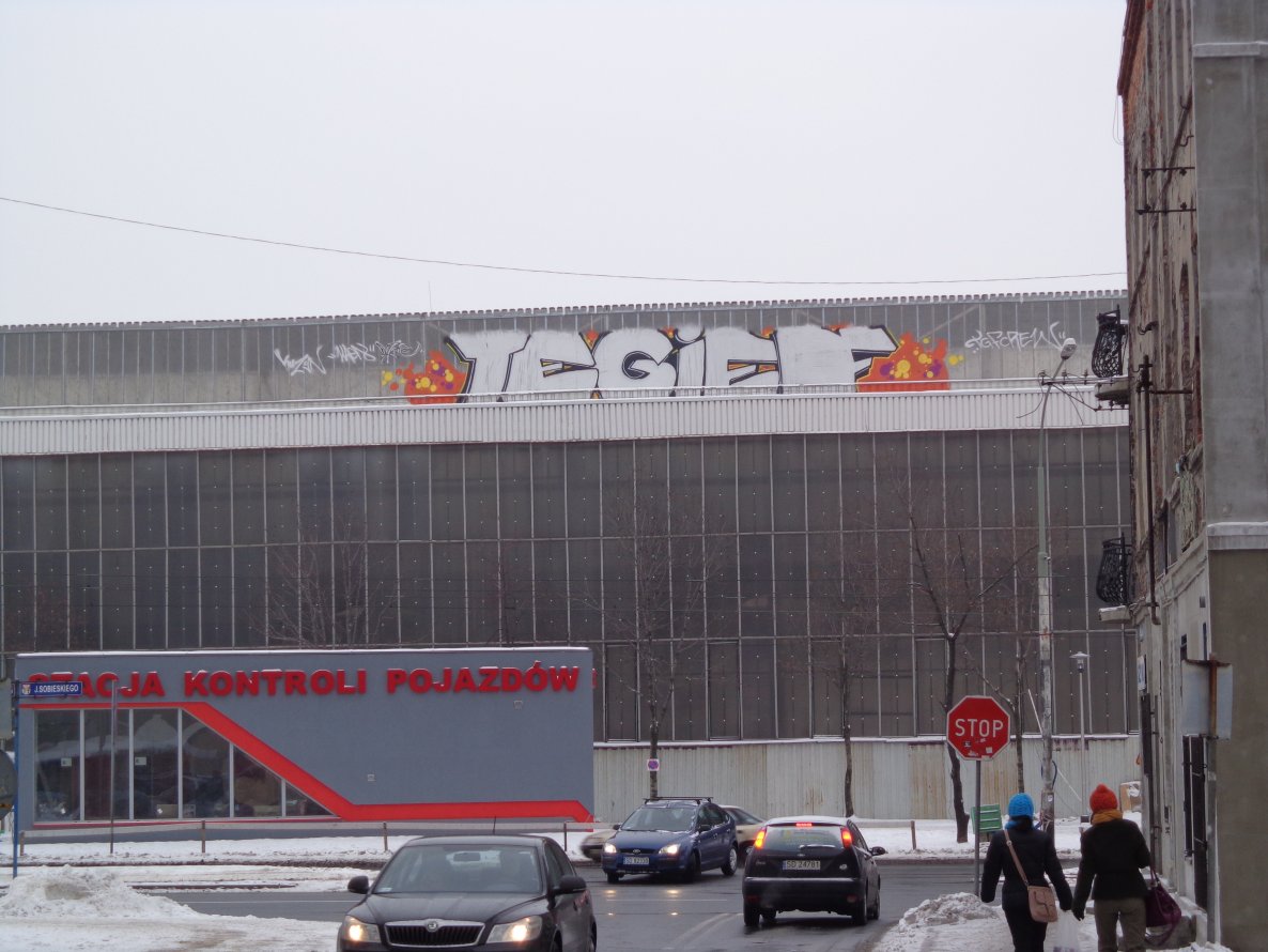 Graffiti Bombing - Photo by dreadlooks (2013)