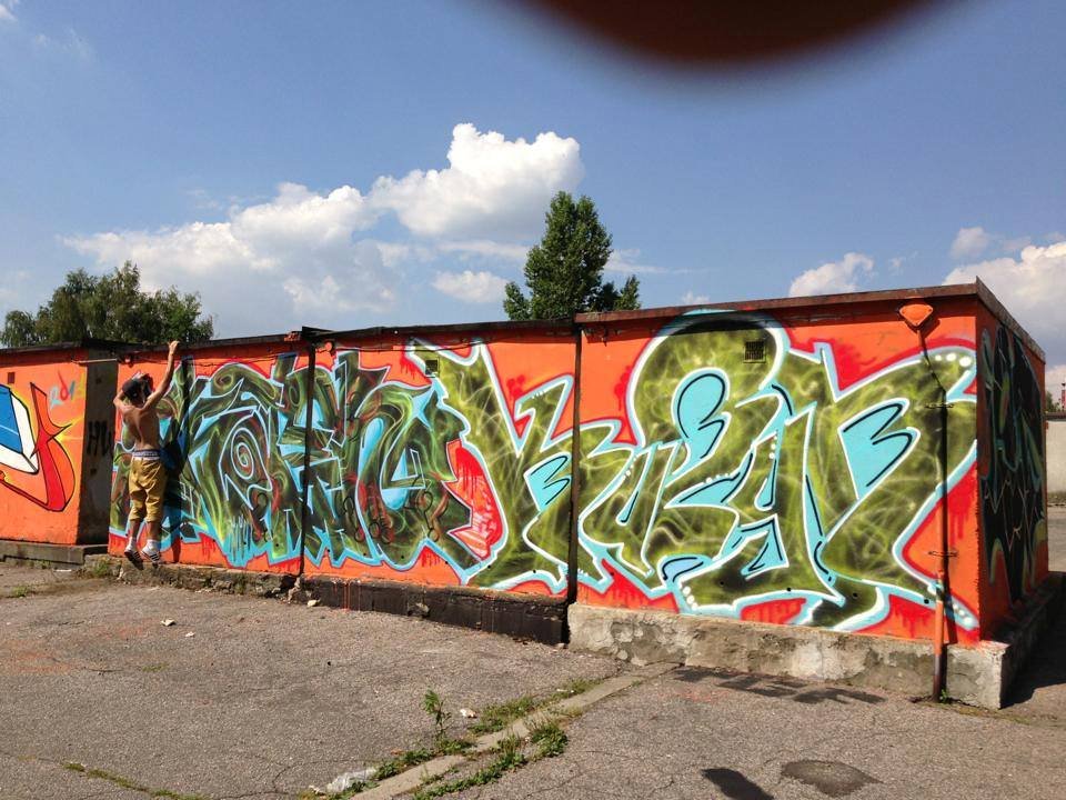 Graffiti Wall - Photo by dreadlooks - Kaen, Qsin (2013)