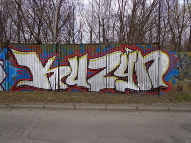 Graffiti Bombing - Photo by dreadlooks - kuzyn (2014)