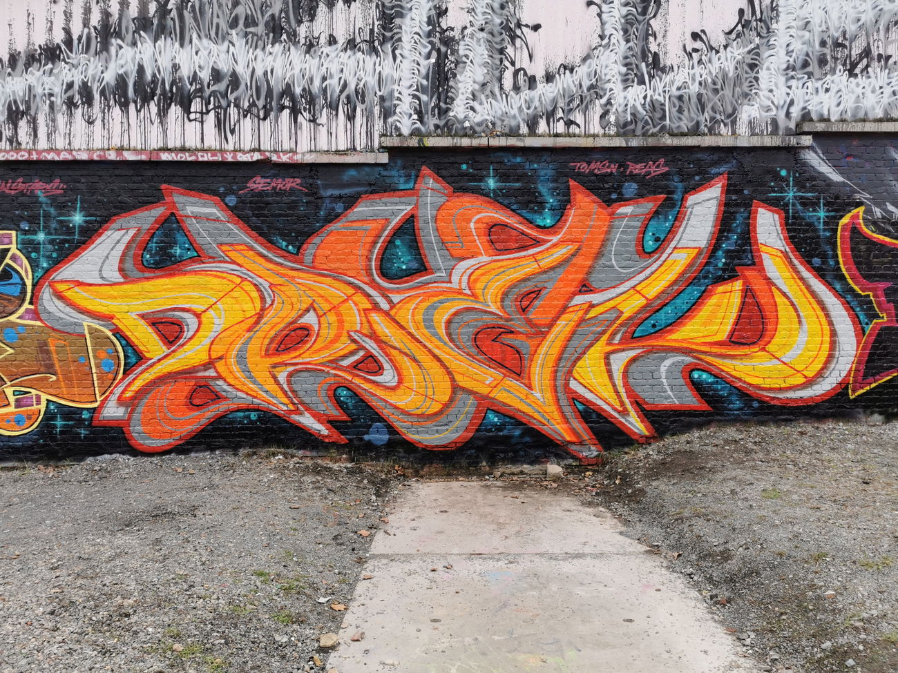 Graffiti Wall - Photo by drek - drek, bevallstars, bruxelles (2019)
