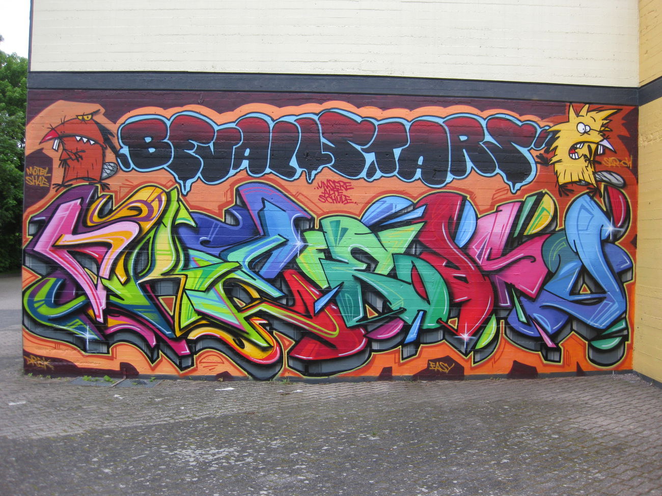 Graffiti Wall - Photo by drek - drek, eke, bevallstars (2010)