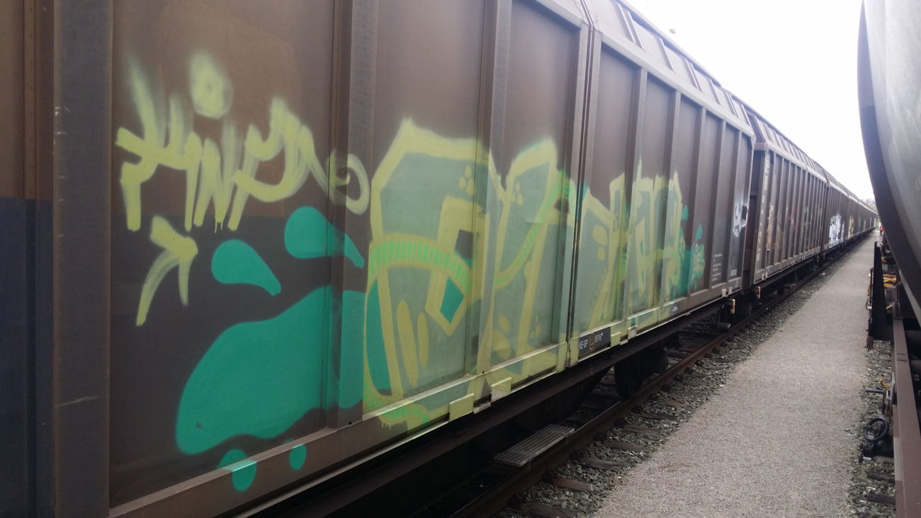 Graffiti Train - Photo by dripslover