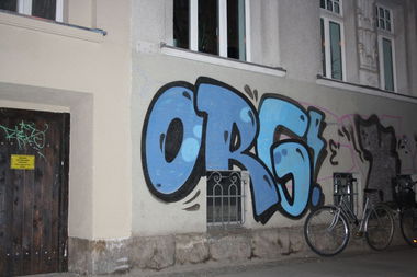 Graffiti Bombing in Leipzig - Photo by dripslover - org, eims