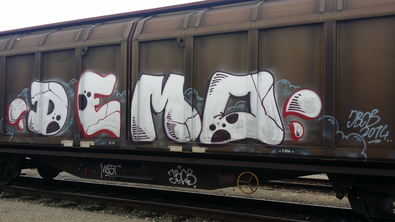 Graffiti Train - Photo by dripslover