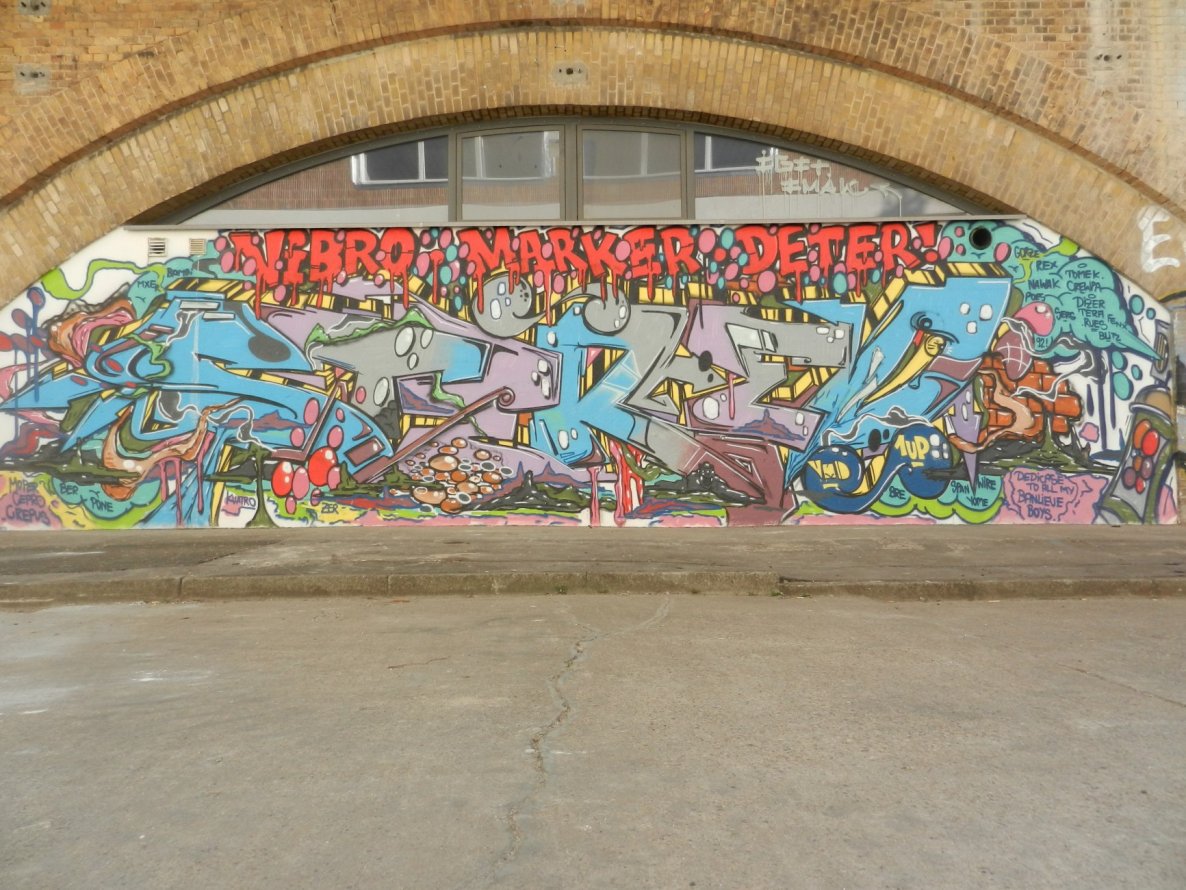 Graffiti Wall in Berlin - Photo by dripslover - stireo