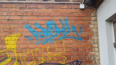 Graffiti Street Art in Bayreuth - Photo by dripslover - robo, onil (2015)