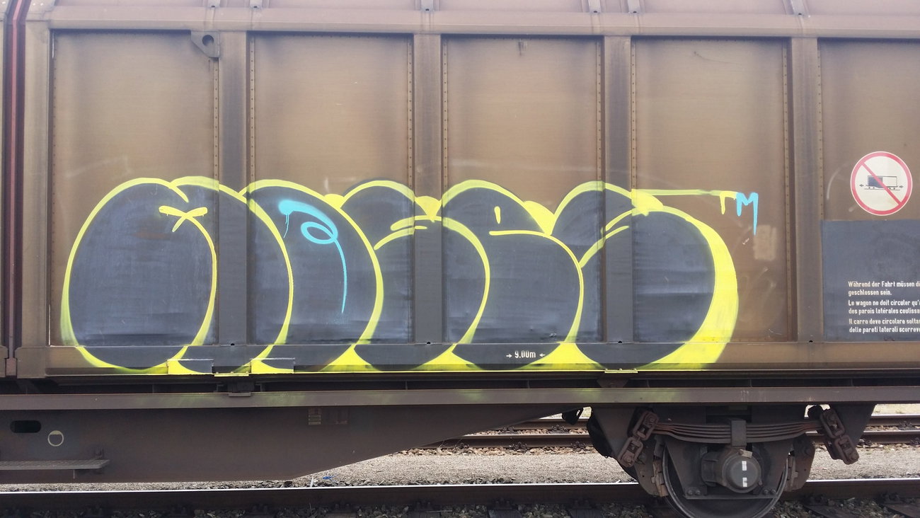 Graffiti Train - Photo by dripslover