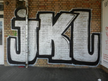 Graffiti Wall in Berlin - Photo by dripslover - jkl