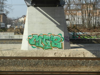 Graffiti Bombing in Berlin - Photo by dripslover - mgb
