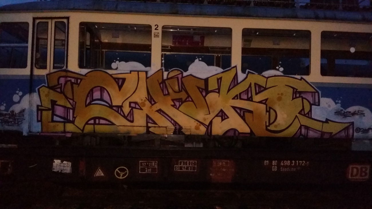 Graffiti Train - Photo by dripslover - chiko