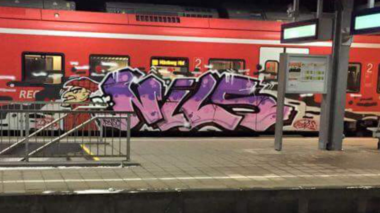 Graffiti Train in Nürnberg - Photo by dripslover - dnsc, dns, nils (2016)