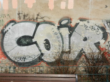 Graffiti Wall in Berlin - Photo by dripslover - coir, hls