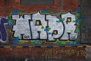Graffiti Bombing in Leipzig - Photo by dripslover - hadr