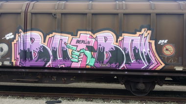 Graffiti Train - Photo by dripslover