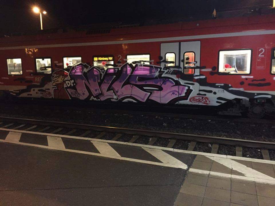 Graffiti Train in Nürnberg - Photo by dripslover - dnsc, dns, nils (2016)