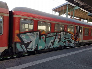 Graffiti Train in Stuttgart - Photo by dripslover - nils, dnsc, dns (2016)