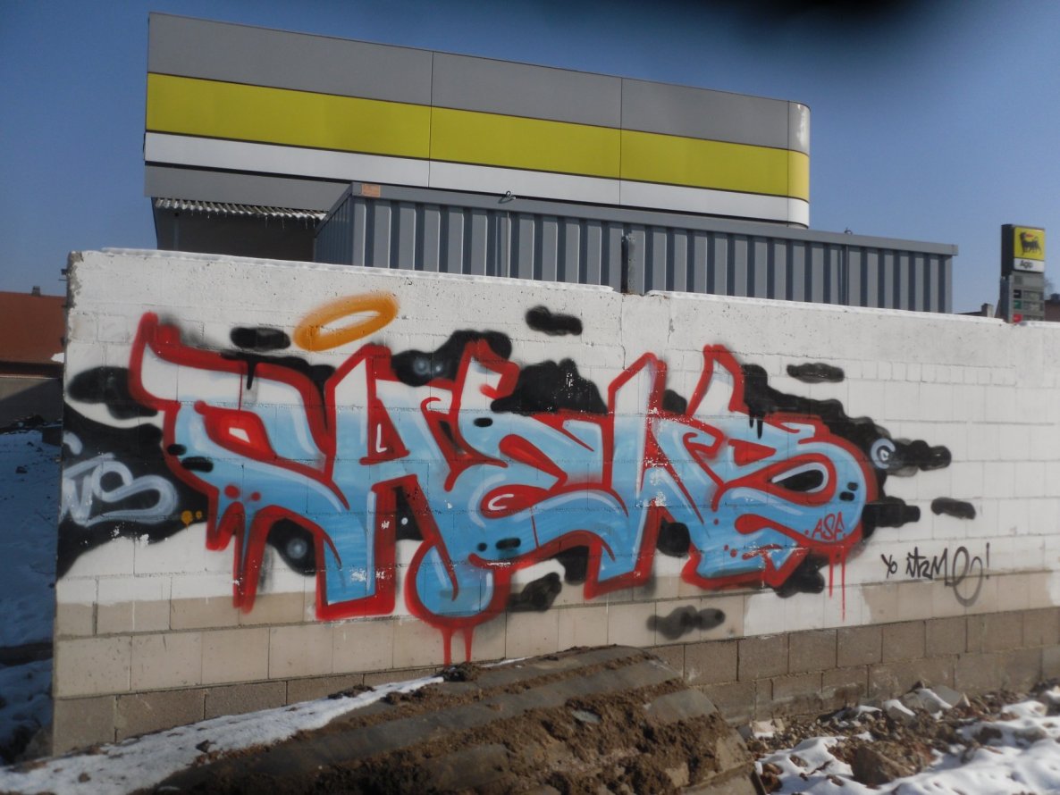 Graffiti Wall in Bayreuth - Photo by dripslover - chews, asf