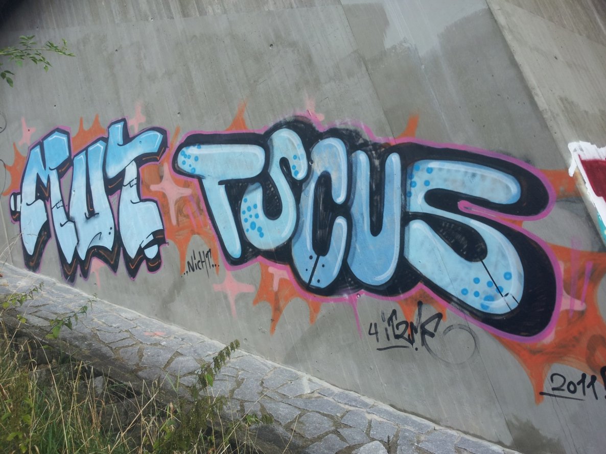 Graffiti Wall in Bayreuth - Photo by dripslover