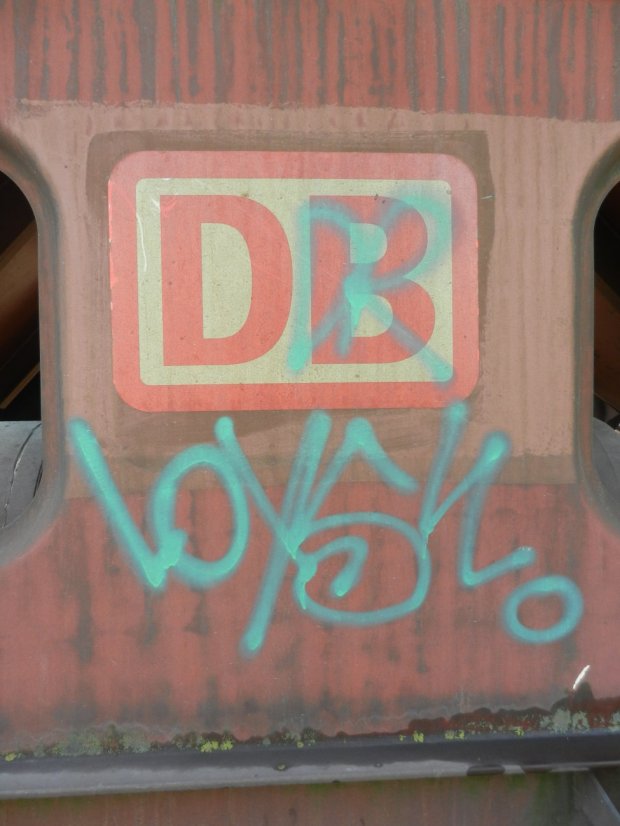 Graffiti Train in Frankfurt - Photo by dripslover - loys, ddr