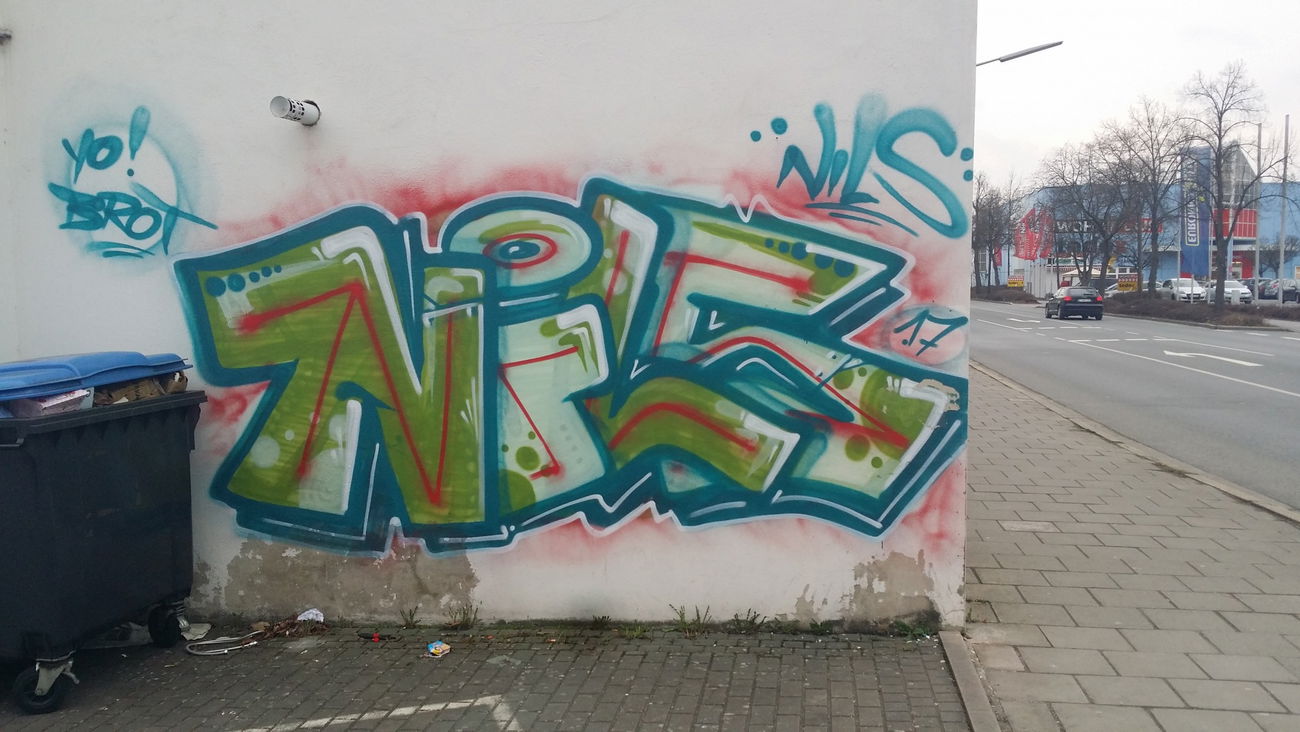 Graffiti Wall in Bayreuth - Photo by dripslover - dnsc, dns, nils (2017)