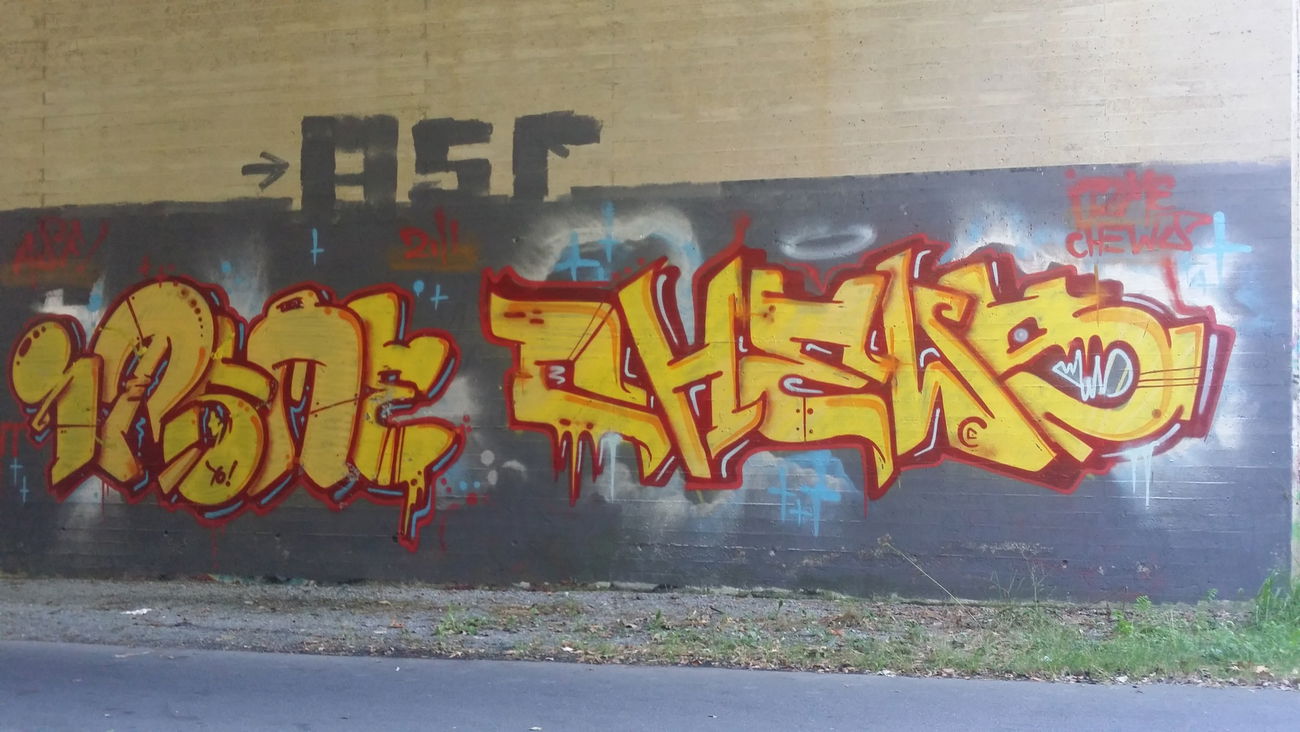 Graffiti Wall in Bayreuth - Photo by dripslover - asf, chews, itsme (2011)