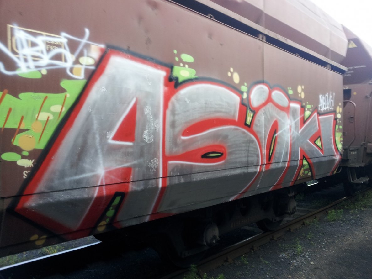 Graffiti Train in Bezirk Eger - Photo by dripslover - asök (2014)