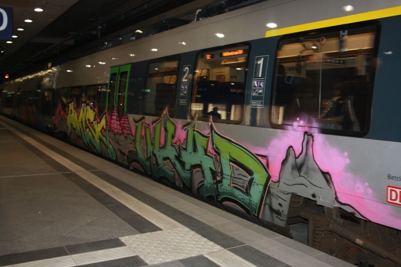 Graffiti Train in Leipzig - Photo by dripslover - amisk, ukad (2015)