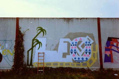 Graffiti Wall - Photo by drkool - k100