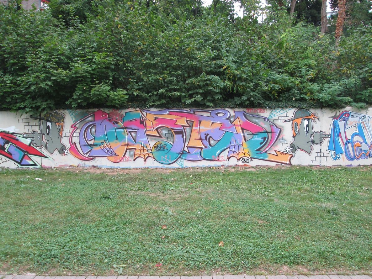 Graffiti Wall - Photo by drkool - baster