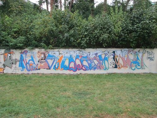 Graffiti Wall - Photo by drkool - soramskione, off