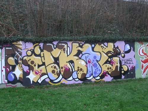 Graffiti Wall - Photo by drkool - mkae