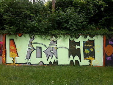 Graffiti Wall - Photo by drkool - volt