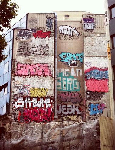 Graffiti Wall - Photo by drkool