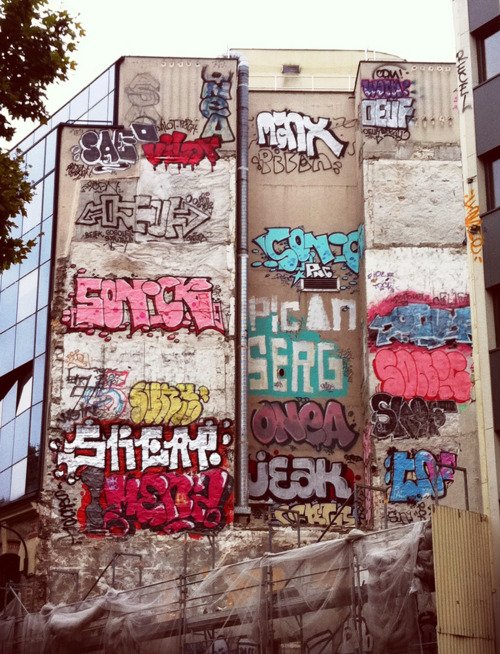 Graffiti Wall - Photo by drkool
