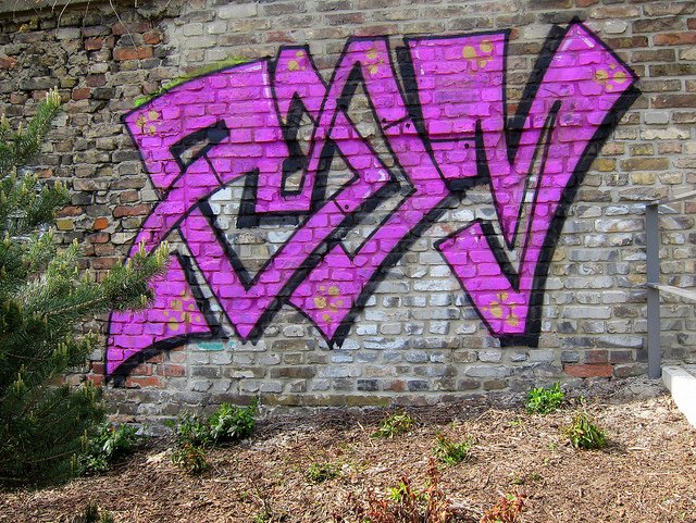 Graffiti Bombing - Photo by drkool - zoom
