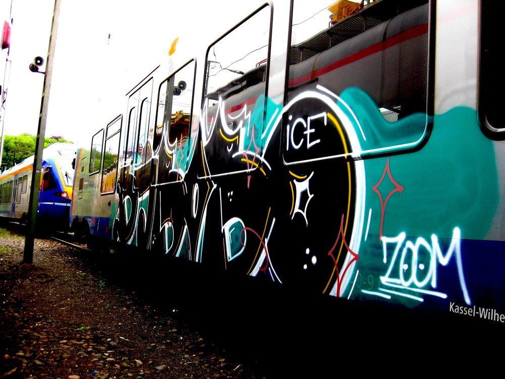 Graffiti Train - Photo by drkool - dj, bobo, zoom