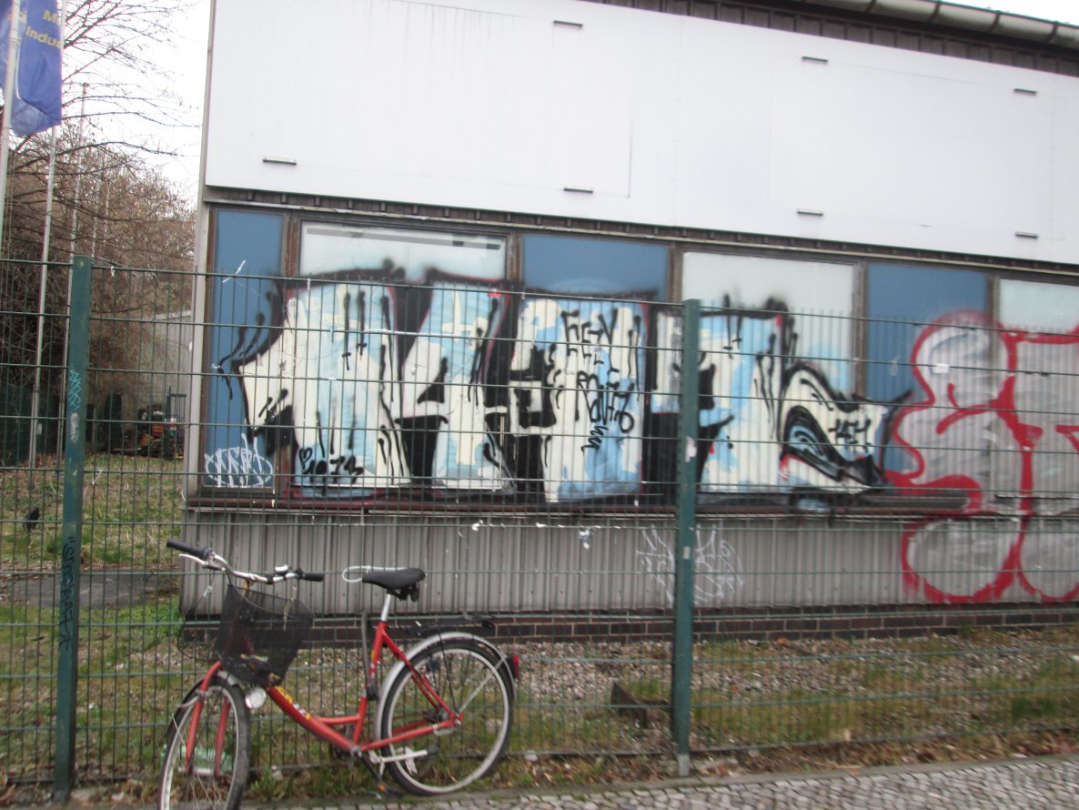 Graffiti Bombing - Photo by drkool - 1477, 1973