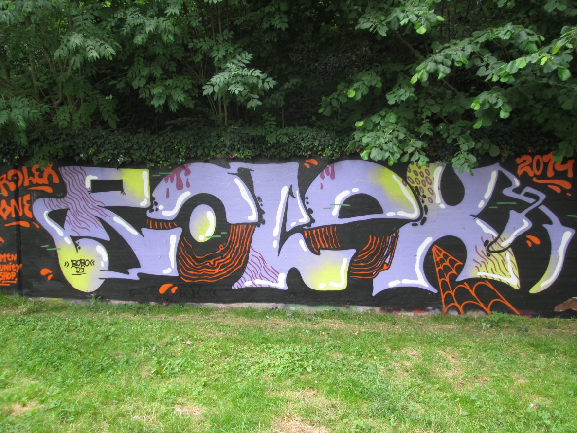 Graffiti Wall - Photo by drkool - rolex, bauer
