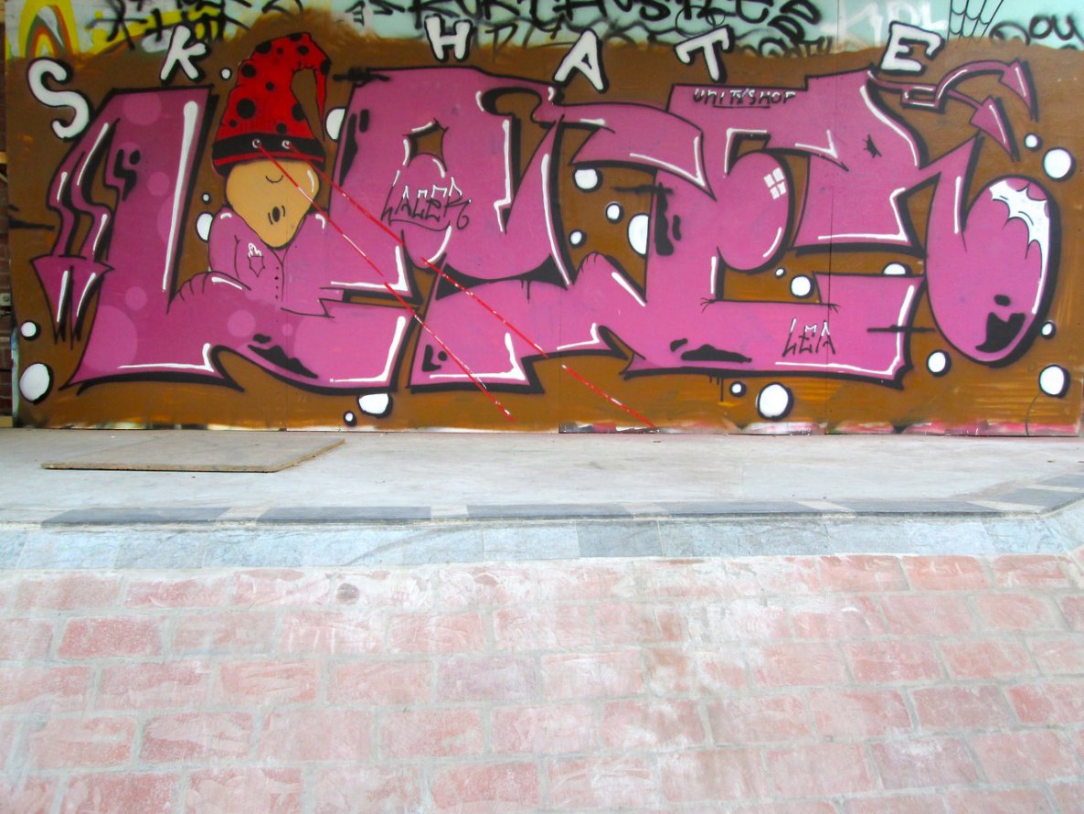Graffiti Wall - Photo by drkool - lacker, sk.hate