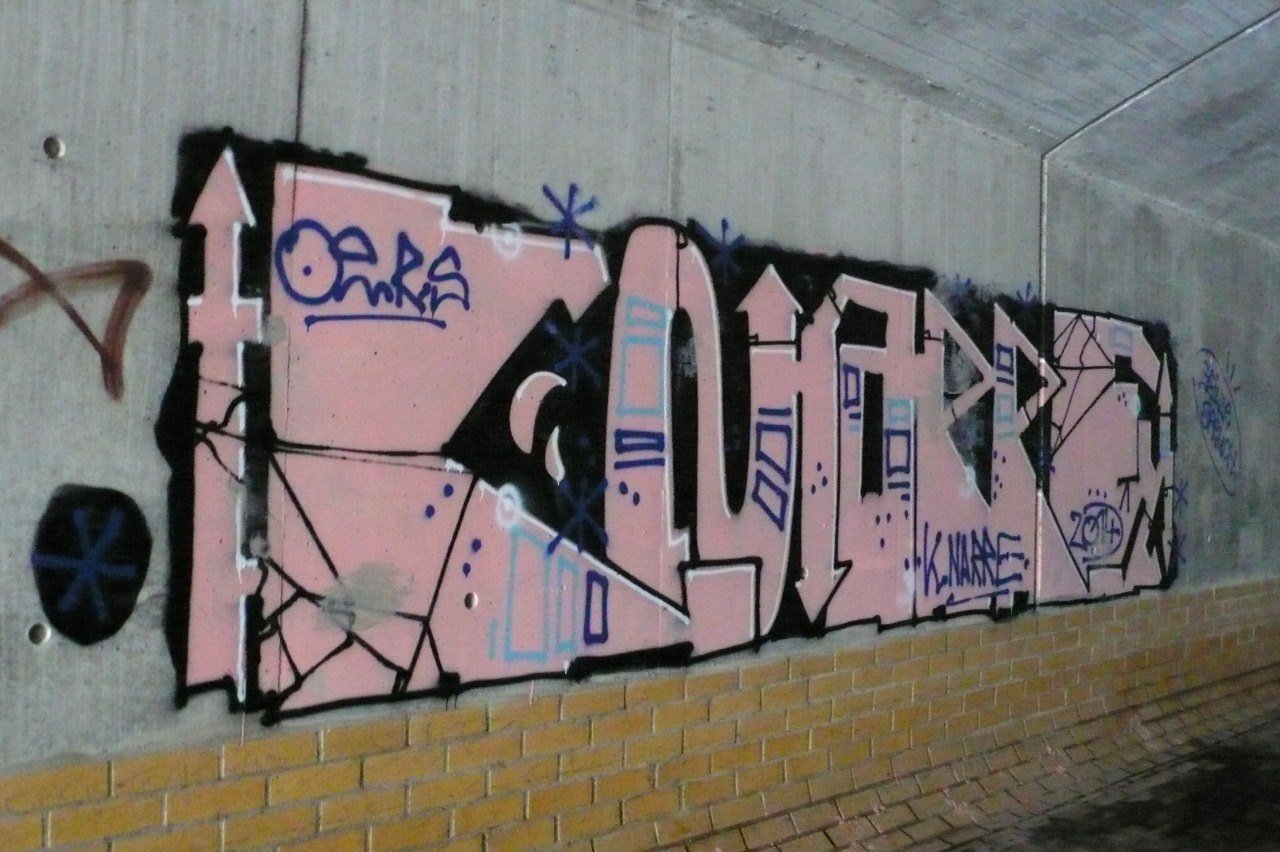 Graffiti Bombing - Photo by drkool
