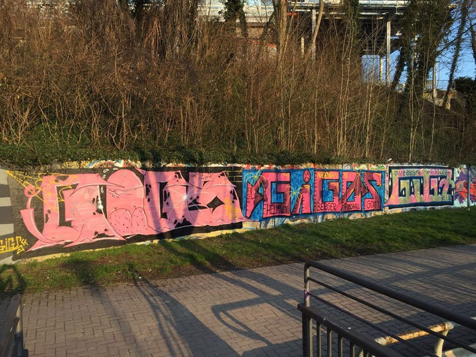 Graffiti Wall - Photo by drkool - gigolosgiggigsgigz