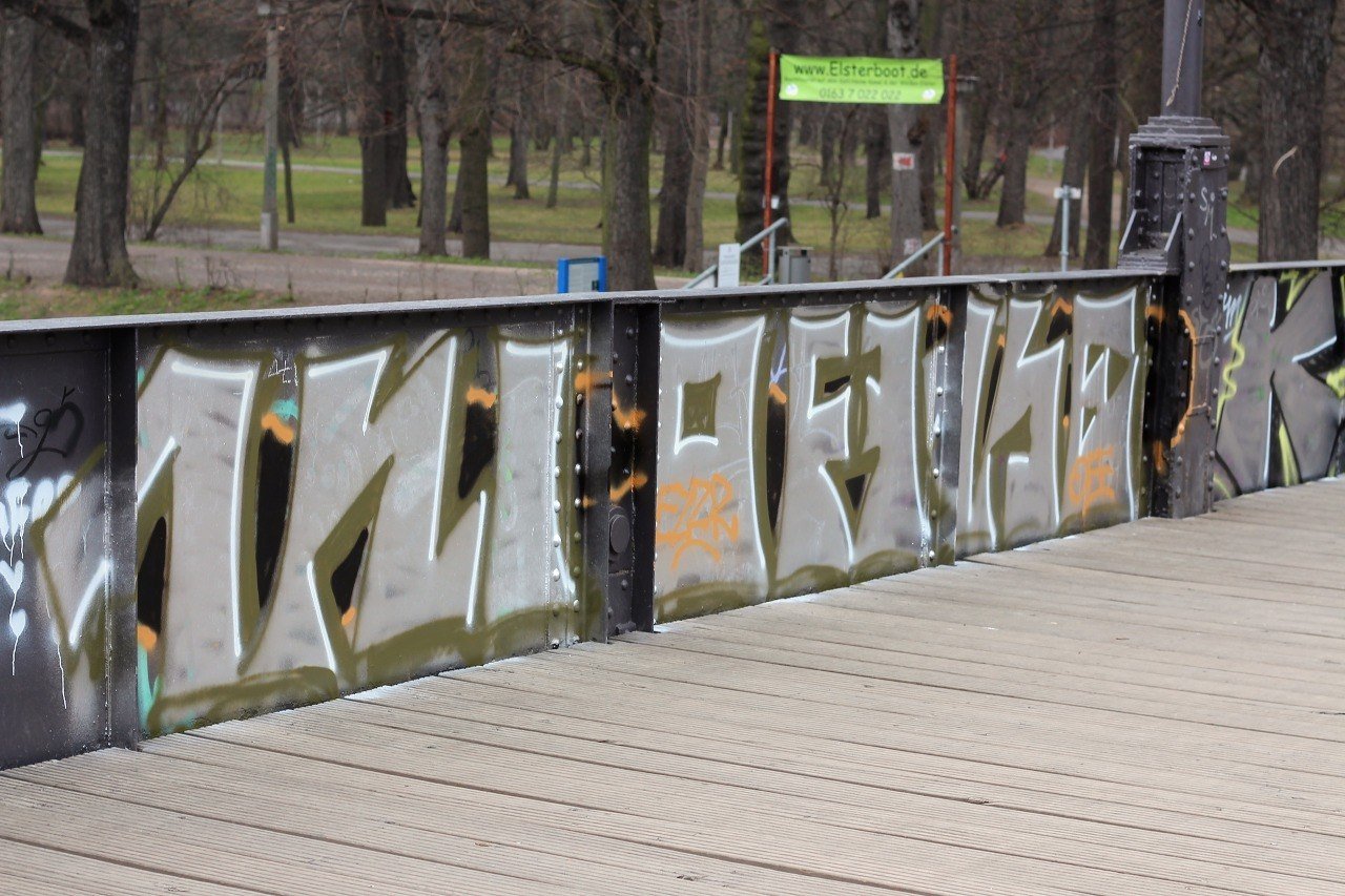 Graffiti Bombing - Photo by drkool