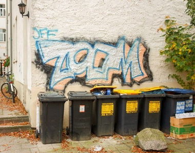 Graffiti Bombing - Photo by drkool - zoom