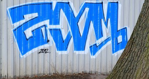 Graffiti Bombing - Photo by drkool - zoom