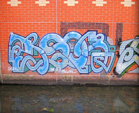Graffiti Bombing - Photo by drkool - zoom