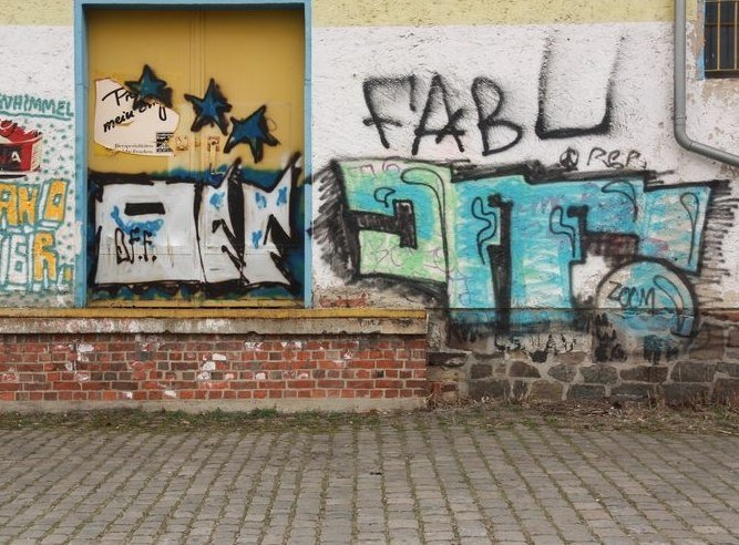 Graffiti Bombing - Photo by drkool